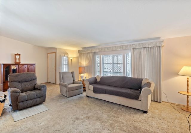 310 Whispering Willow Drive, Grants Pass, OR 97527