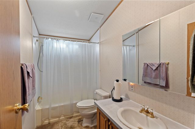 310 Whispering Willow Drive, Grants Pass, OR 97527