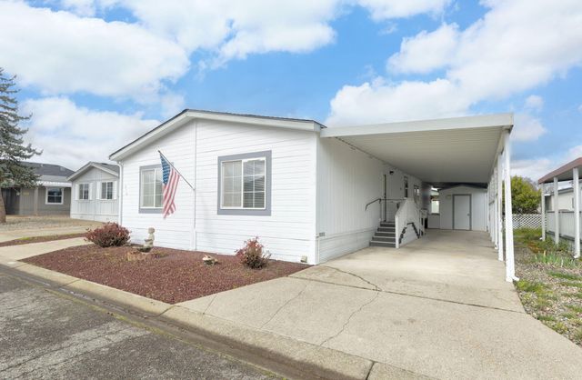 310 Whispering Willow Drive, Grants Pass, OR 97527