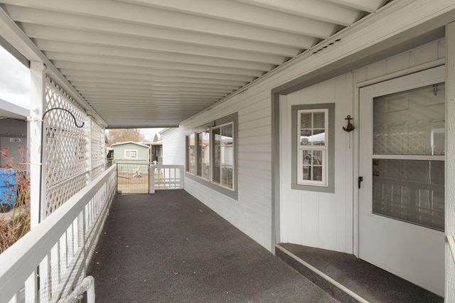 310 Whispering Willow Drive, Grants Pass, OR 97527