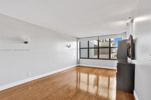 2500 Parkview Dr 917, Hallandale Beach, FL 33009