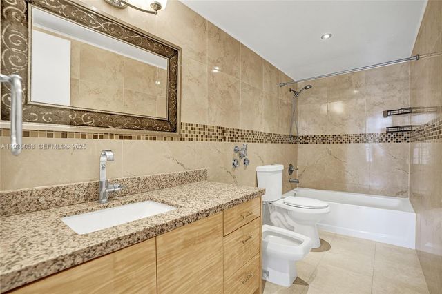 2500 Parkview Dr 917, Hallandale Beach, FL 33009