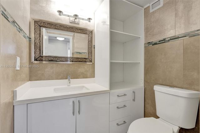 2500 Parkview Dr 917, Hallandale Beach, FL 33009