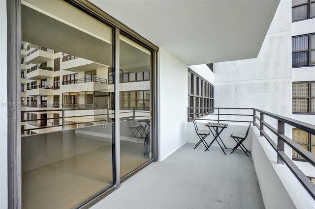 2500 Parkview Dr 917, Hallandale Beach, FL 33009