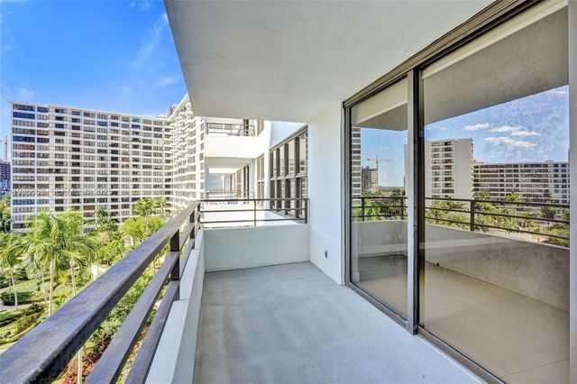 2500 Parkview Dr 917, Hallandale Beach, FL 33009