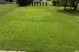 19 SAWGRASS Drive, Coal Valley, IL 61240