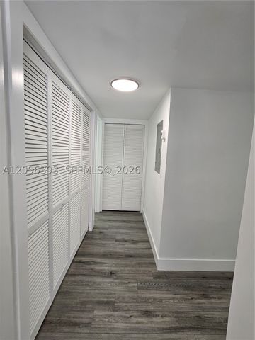 15888 SW 95th Ave 210, Miami, FL 33157