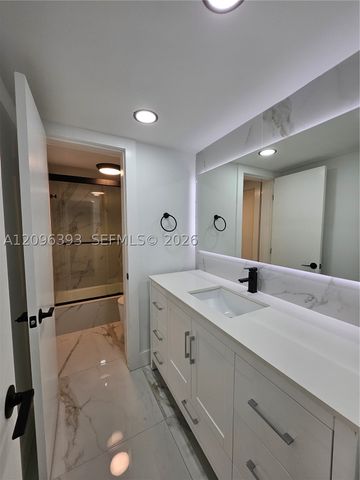 15888 SW 95th Ave 210, Miami, FL 33157