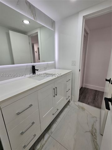 15888 SW 95th Ave 210, Miami, FL 33157