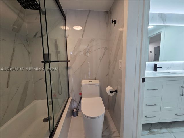 15888 SW 95th Ave 210, Miami, FL 33157