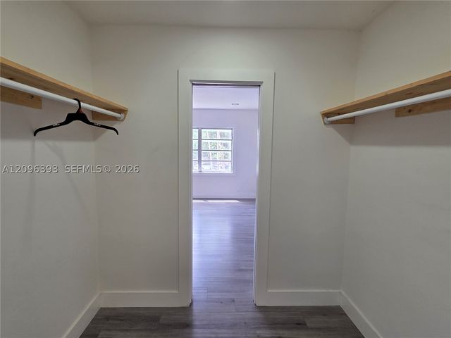 15888 SW 95th Ave 210, Miami, FL 33157