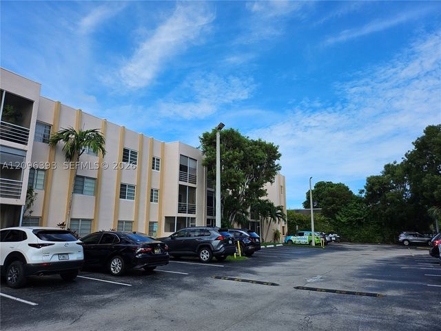 15888 SW 95th Ave 210, Miami, FL 33157