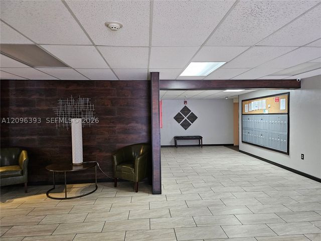 15888 SW 95th Ave 210, Miami, FL 33157