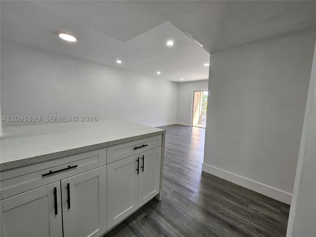 15888 SW 95th Ave 210, Miami, FL 33157