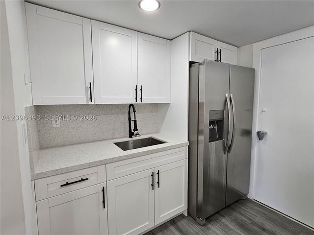 15888 SW 95th Ave 210, Miami, FL 33157