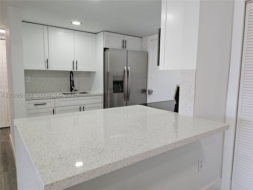 15888 SW 95th Ave 210, Miami, FL 33157