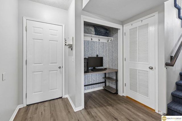 2002 Queen Drive, Papillion, NE 68046