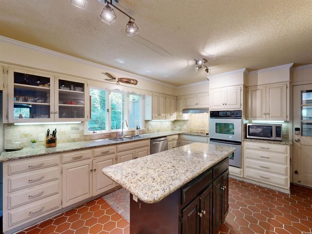 112 Leigh Circle, Hot Springs, AR 71901