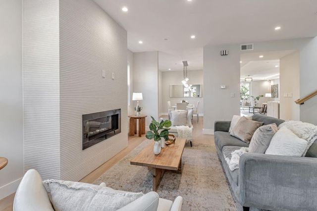 1066 Larch Avenue, Moraga, CA 94556