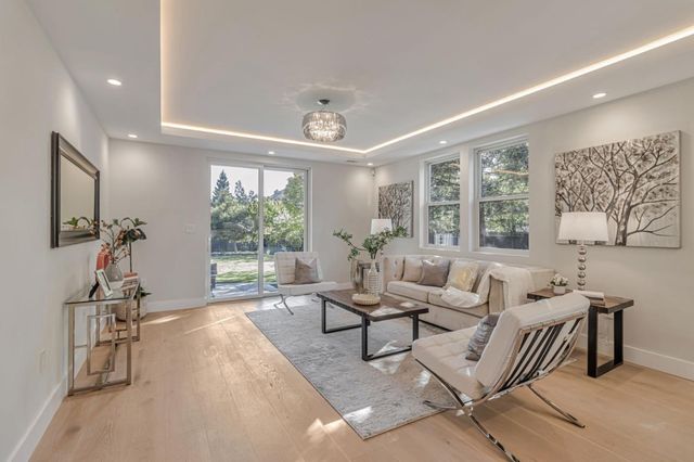 1066 Larch Avenue, Moraga, CA 94556