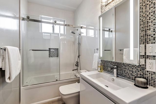 1066 Larch Avenue, Moraga, CA 94556