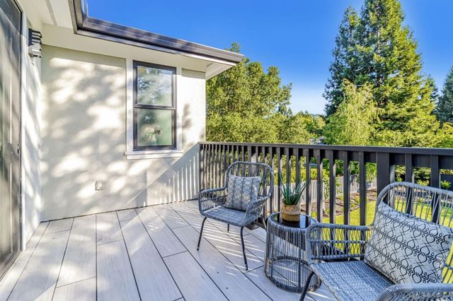 1066 Larch Avenue, Moraga, CA 94556