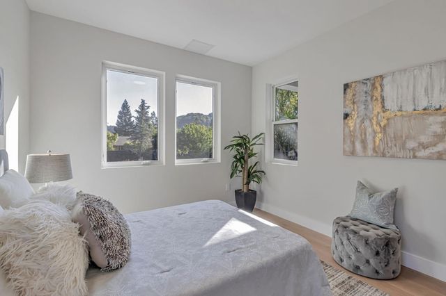 1066 Larch Avenue, Moraga, CA 94556