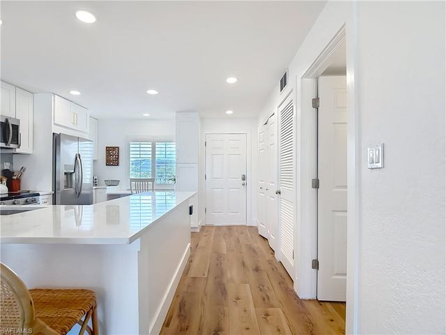 979 E Gulf DR D433, Sanibel, FL 33957