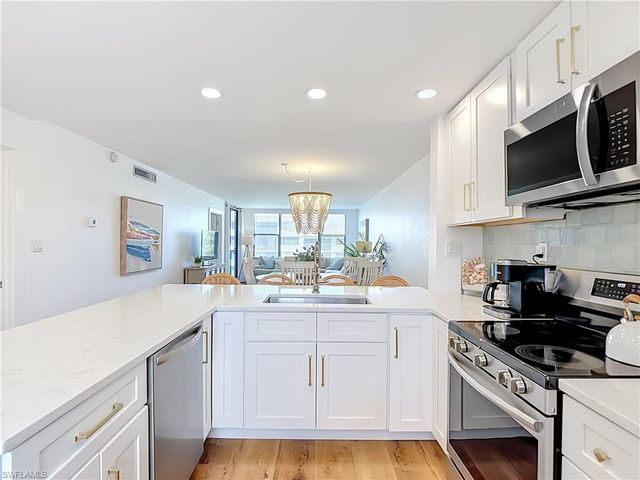 979 E Gulf DR D433, Sanibel, FL 33957