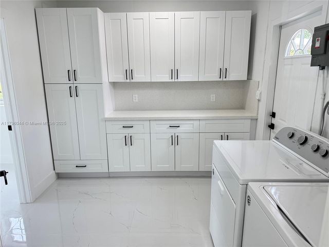 7765 W 15th Ave, Hialeah, FL 33014