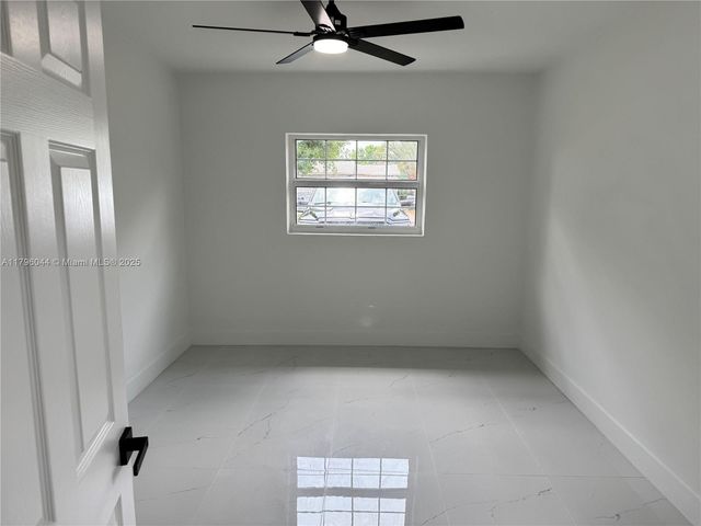 7765 W 15th Ave, Hialeah, FL 33014