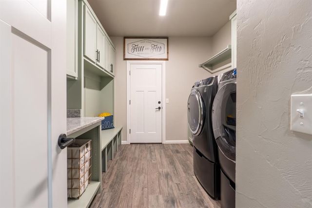 2700 Woodlawn Court, Shawnee, OK 74804