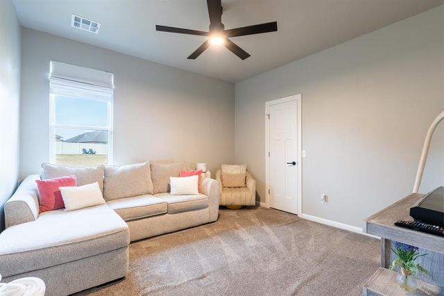 2700 Woodlawn Court, Shawnee, OK 74804