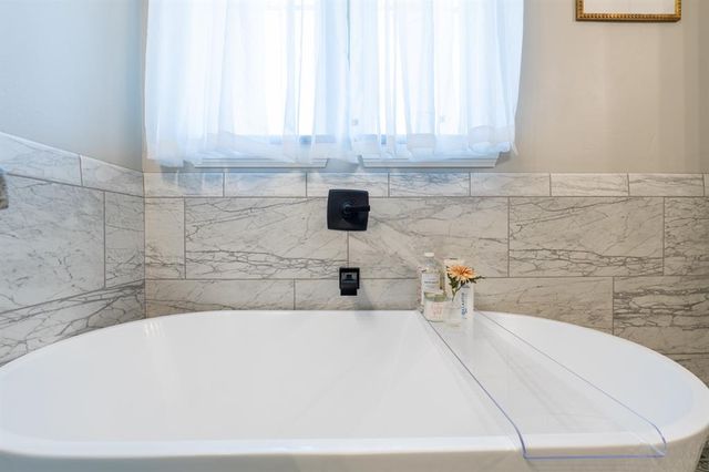 2700 Woodlawn Court, Shawnee, OK 74804