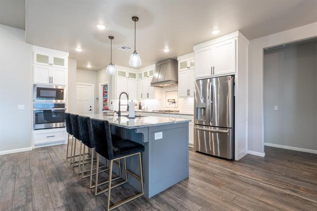 2700 Woodlawn Court, Shawnee, OK 74804