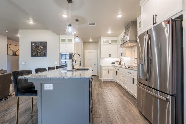 2700 Woodlawn Court, Shawnee, OK 74804