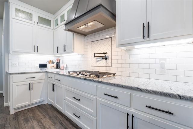 2700 Woodlawn Court, Shawnee, OK 74804