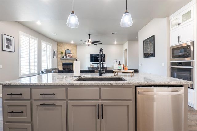 2700 Woodlawn Court, Shawnee, OK 74804