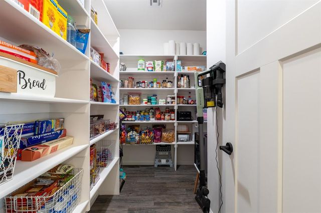 2700 Woodlawn Court, Shawnee, OK 74804