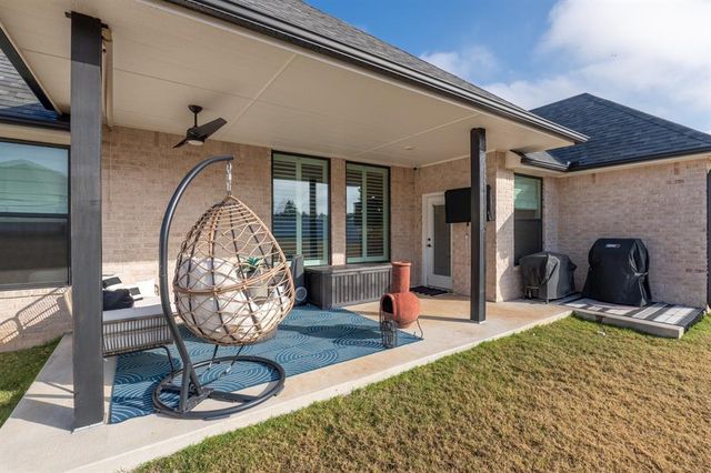 2700 Woodlawn Court, Shawnee, OK 74804