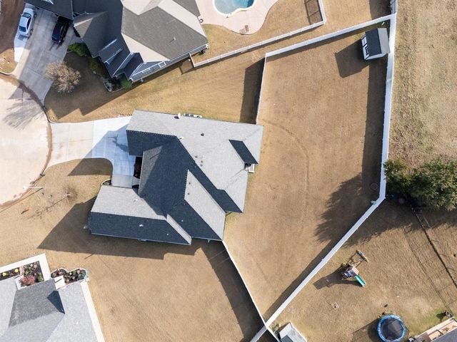 2700 Woodlawn Court, Shawnee, OK 74804