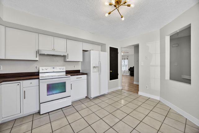 2500 Stallion Loop SE, Rio Rancho, NM 87124