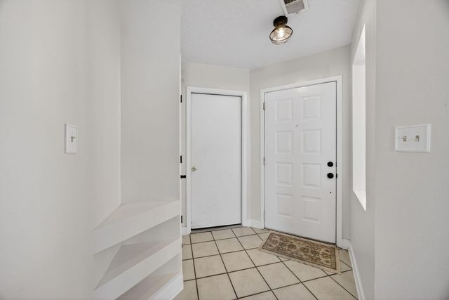 2500 Stallion Loop SE, Rio Rancho, NM 87124