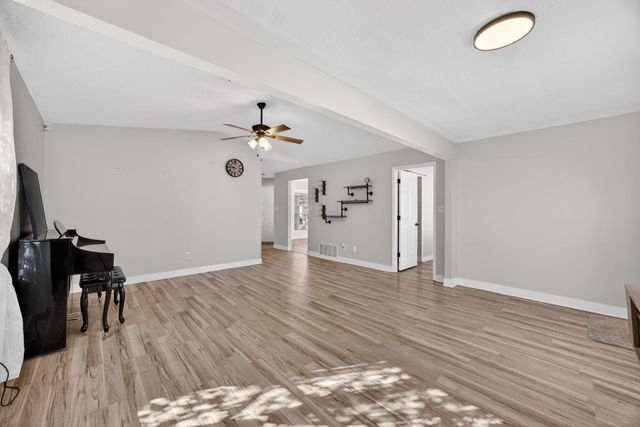 2500 Stallion Loop SE, Rio Rancho, NM 87124