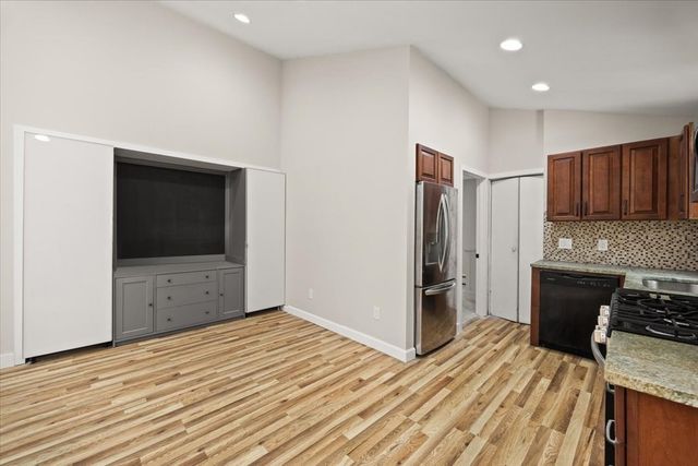 1649 Rodman St, Fall River, MA 02721