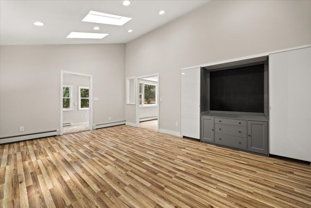 1649 Rodman St, Fall River, MA 02721