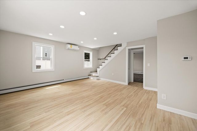 1649 Rodman St, Fall River, MA 02721