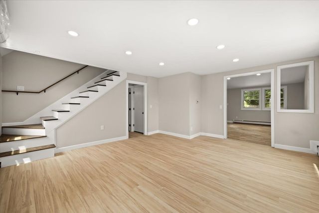 1649 Rodman St, Fall River, MA 02721