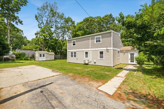 1649 Rodman St, Fall River, MA 02721