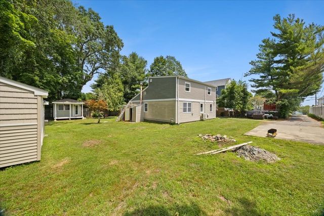 1649 Rodman St, Fall River, MA 02721